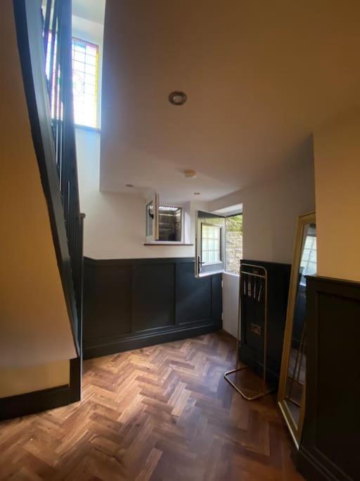 Unique Victorian Stable Conversion ハリファックス エクステリア 写真