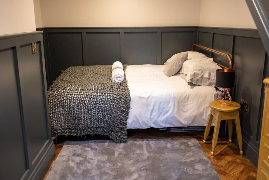 Unique Victorian Stable Conversion ハリファックス エクステリア 写真