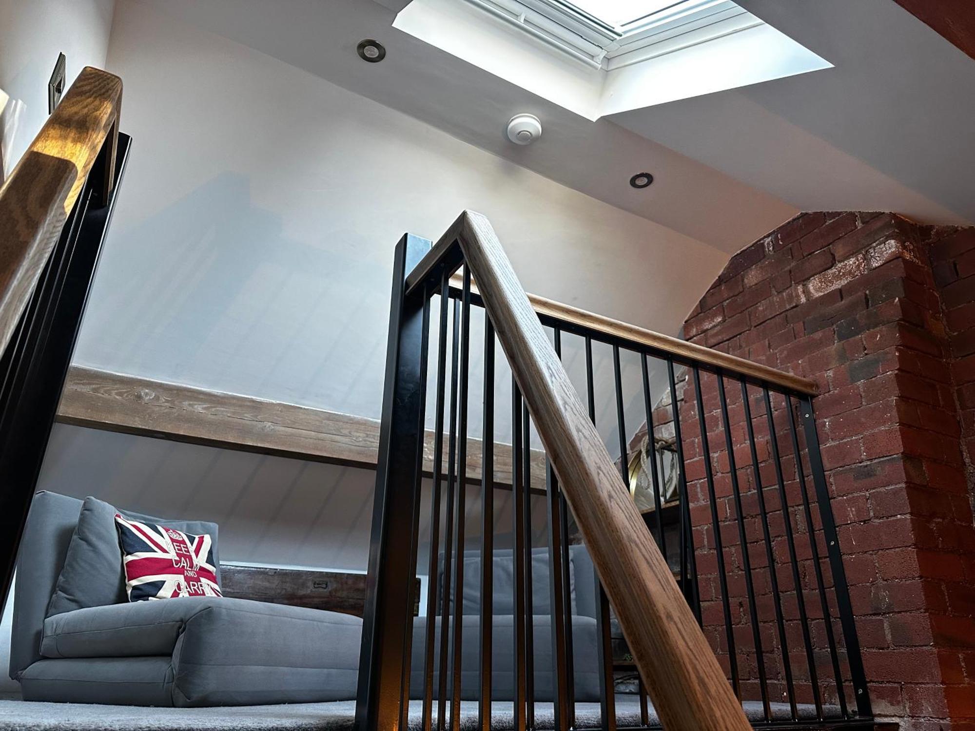Unique Victorian Stable Conversion ハリファックス エクステリア 写真