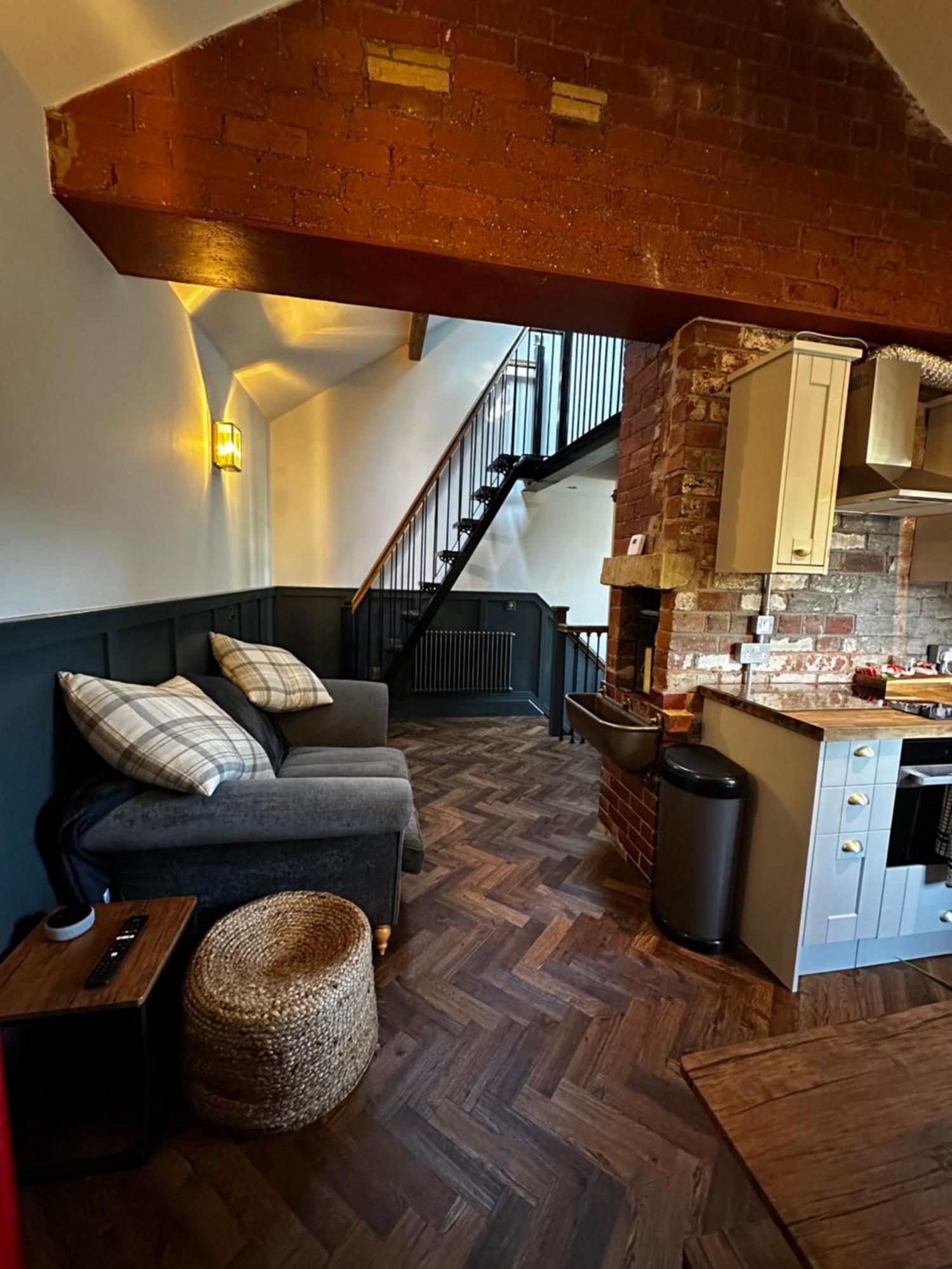 Unique Victorian Stable Conversion ハリファックス エクステリア 写真
